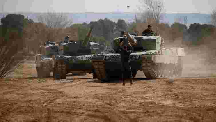 ЗМІ показали, як танкістів ЗСУ навчають на танках Leopard 2 в Іспанії