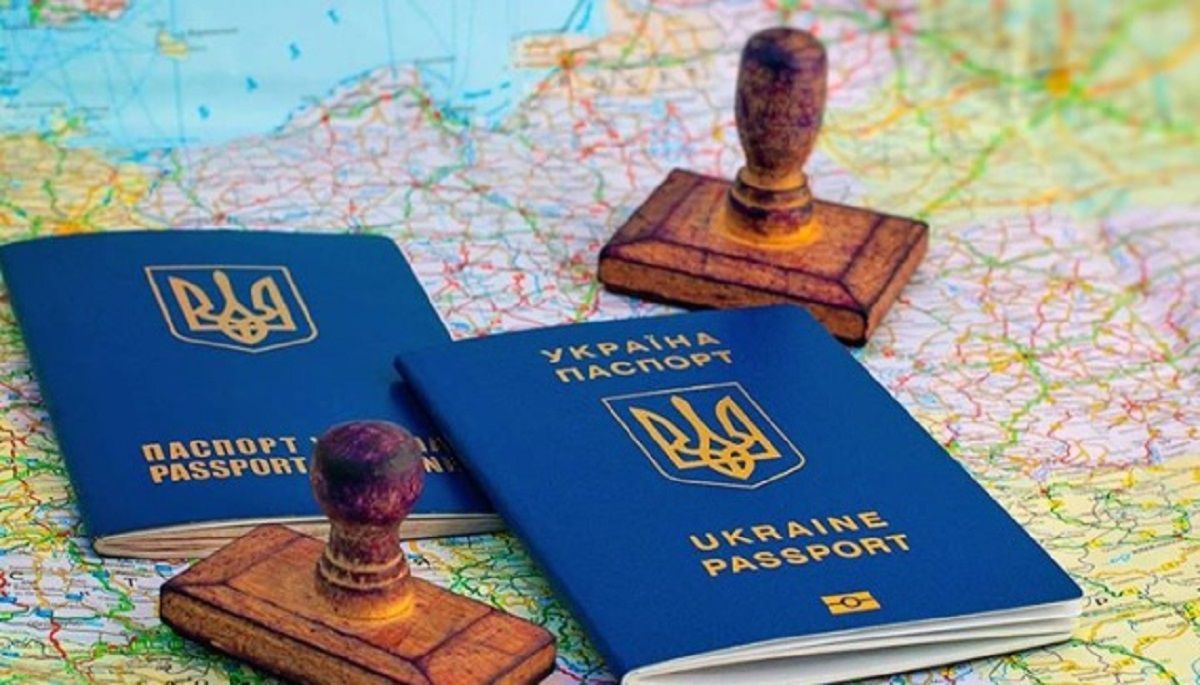 ДМС зупинила анулювання закордонних паспортів з хибною транслітерацією