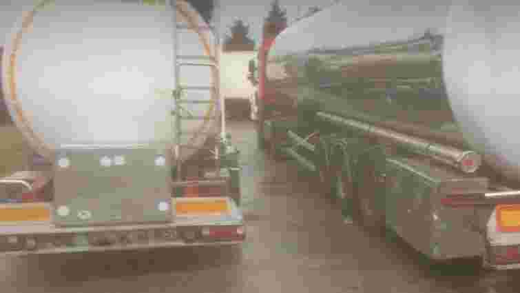 БЕБ на Львівщині конфіскувало в підприємця 47 тонн соняшникової олії