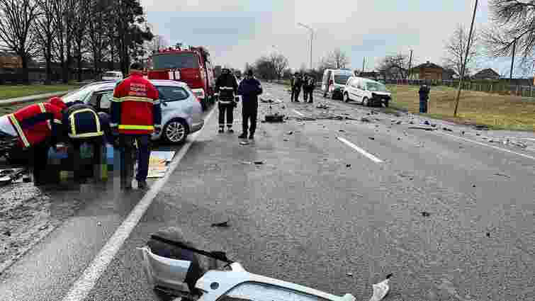 32-річний водій загинув у ДТП неподалік Луцька, двоє потерпілих