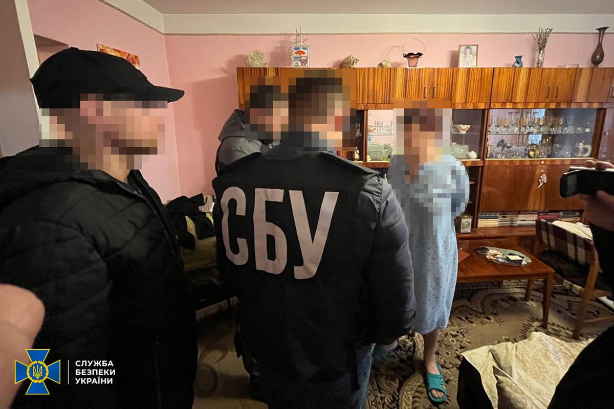 Мешканку Мукачева затримали за виправдовування ракетних атак на житлові будинки 