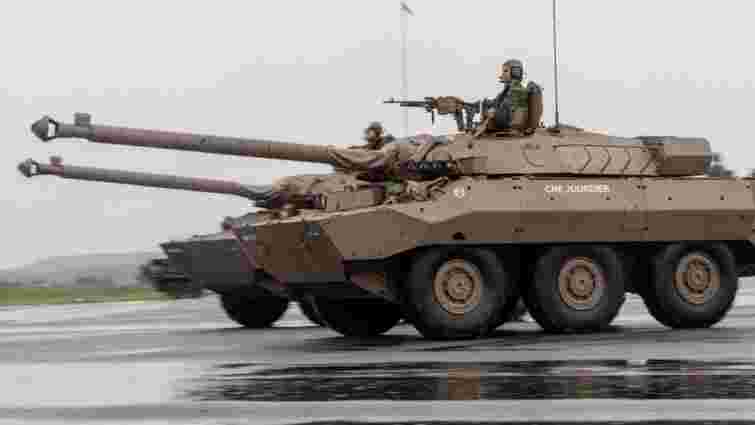 Перші французькі колісні танки АМХ-10 RC вже прибули в Україну