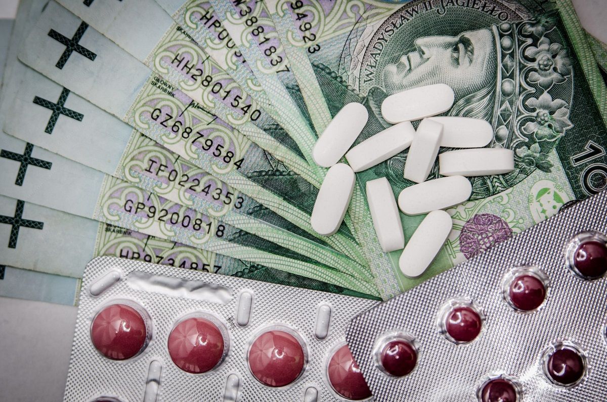Українські біженці у Польщі зможуть отримати допомогу до 500 злотих на придбання ліків