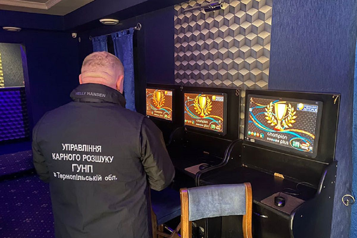 У центрі Чорткова поліція закрила підпільний гральний заклад 