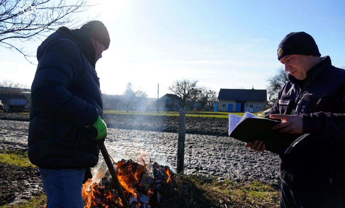 Упродовж вихідних рейдові групи ДСНС і поліції піймали п'ятьох паліїв сухої трави