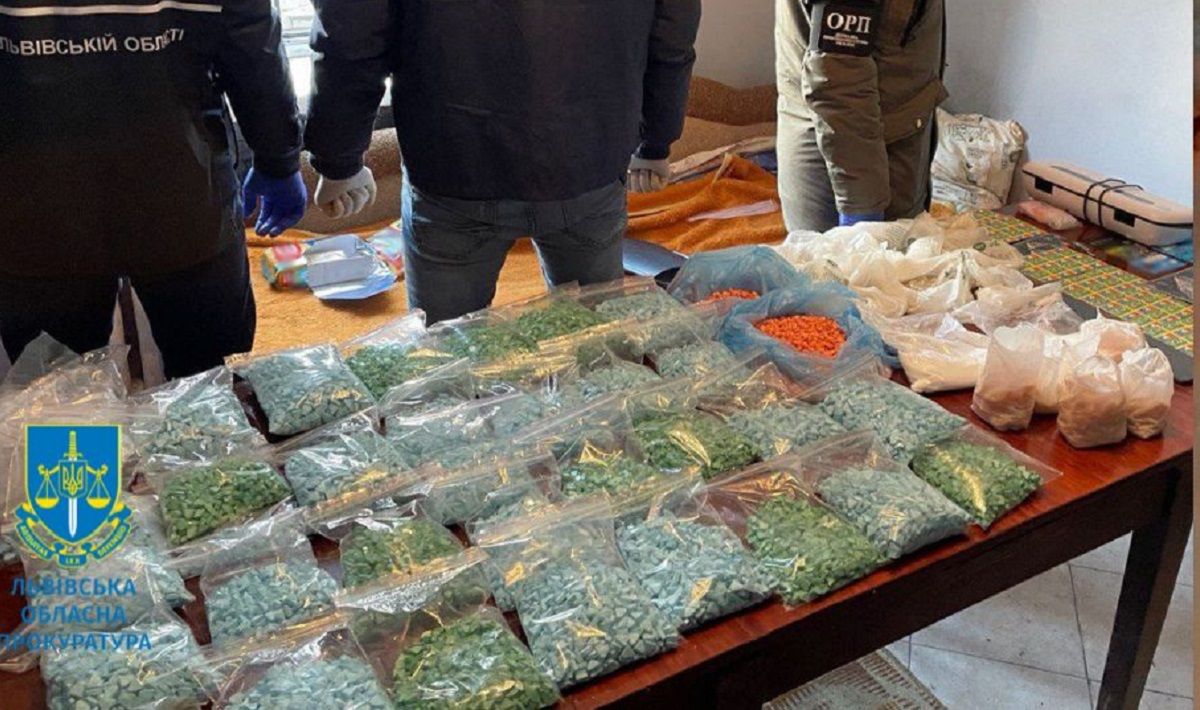 Львів’янина затримали з валізою контрабандних психотропів 