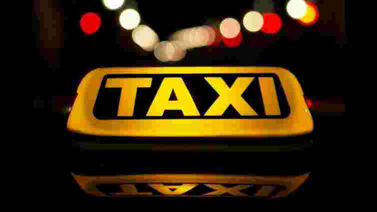 Всесвітньо відому мережу таксі підозрюють в несплаті податків на 52 млн грн 