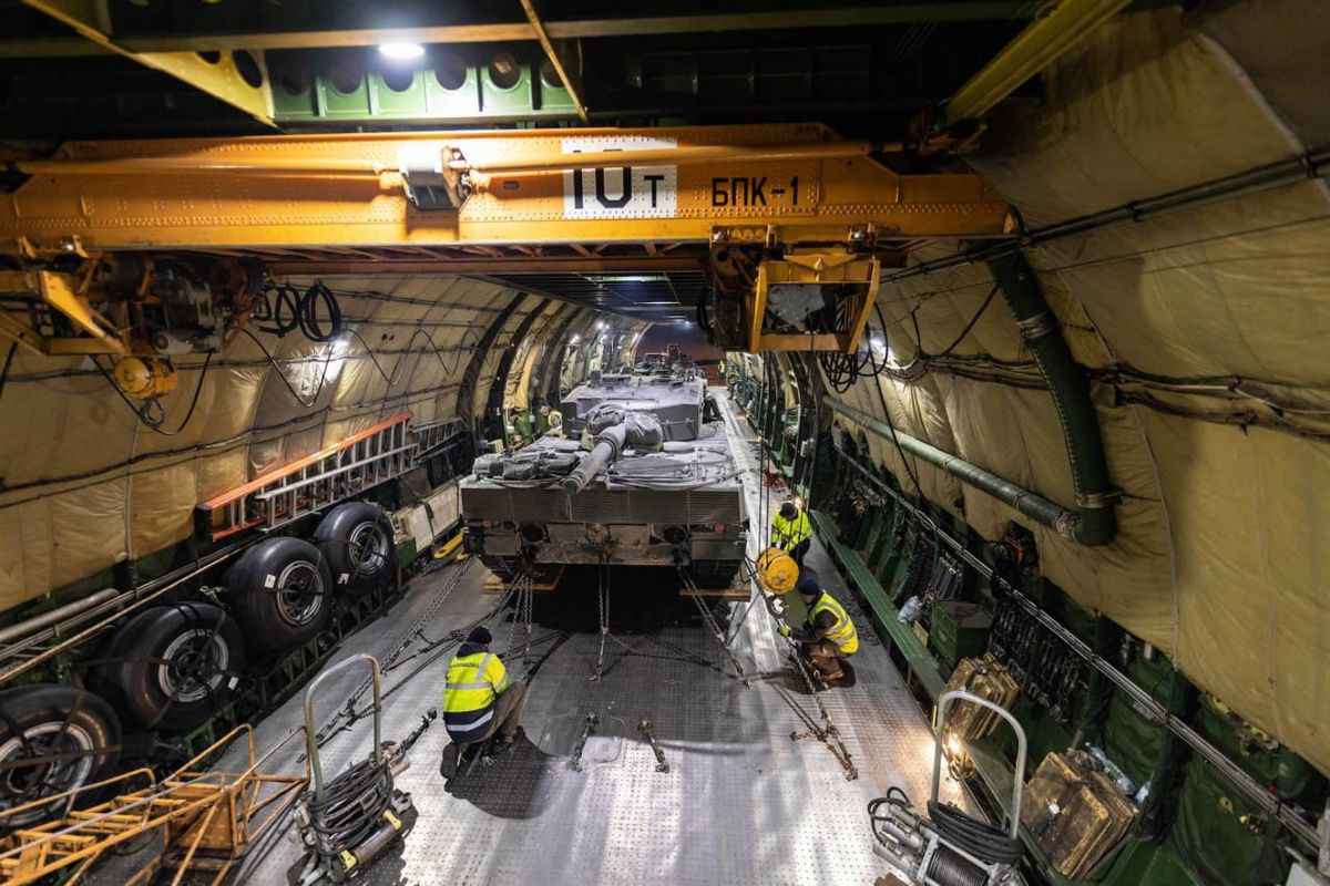 Україна отримала від Норвегії вісім танків Leopard 2