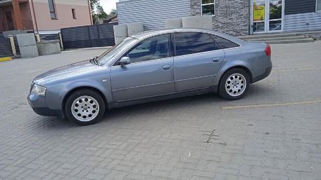 Через фальшивий техпаспорт у 20-річного мешканця Львівщини конфіскували Audi А6