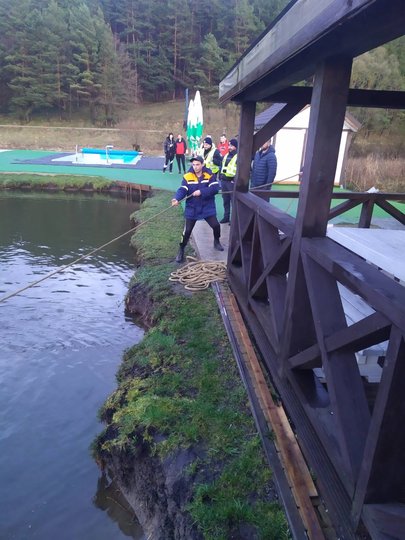 Тіло молодого хлопця з озера витягнули водолази (фото водолазної служби)