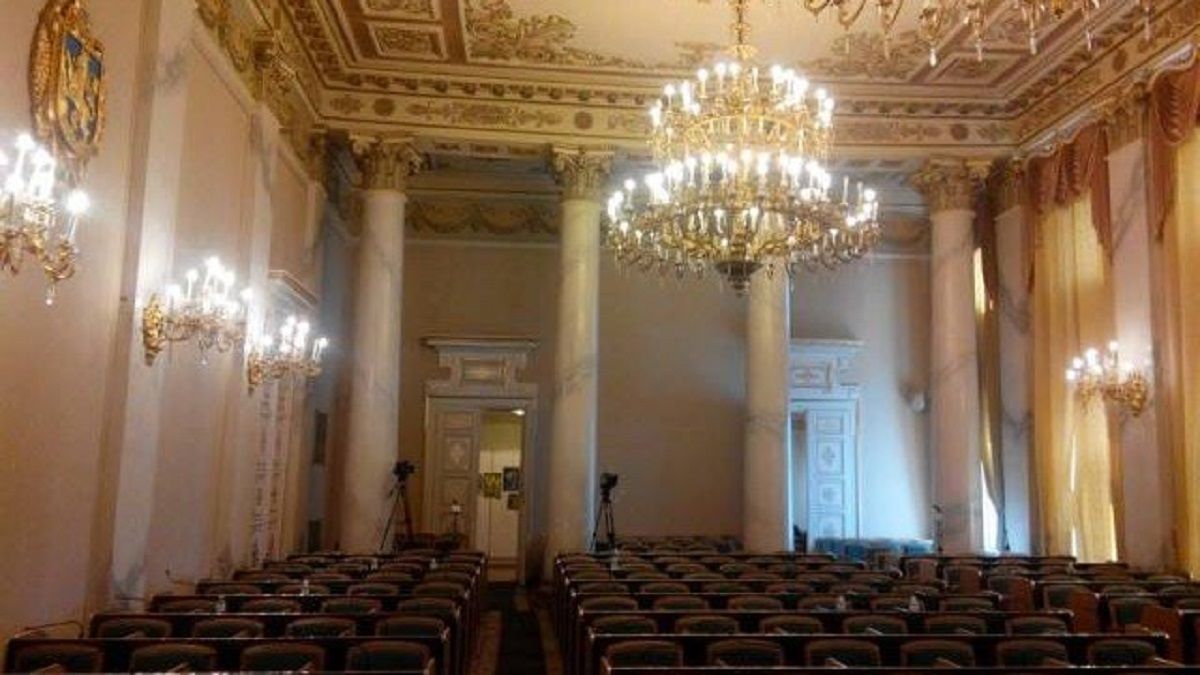 «Ще одне таке засідання – і депутати самі порозбігаються»