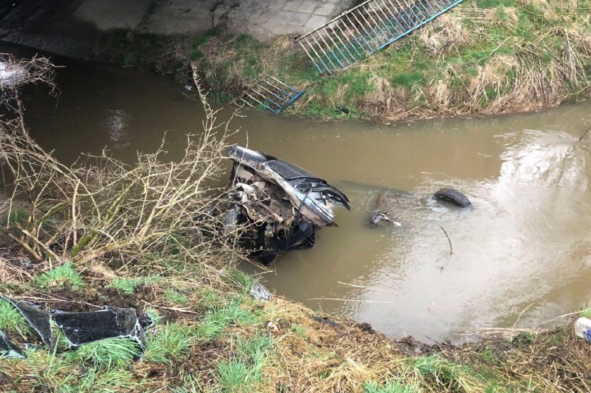 20-річний водій Opel Veсtra злетів з моста в річку біля Дрогобича