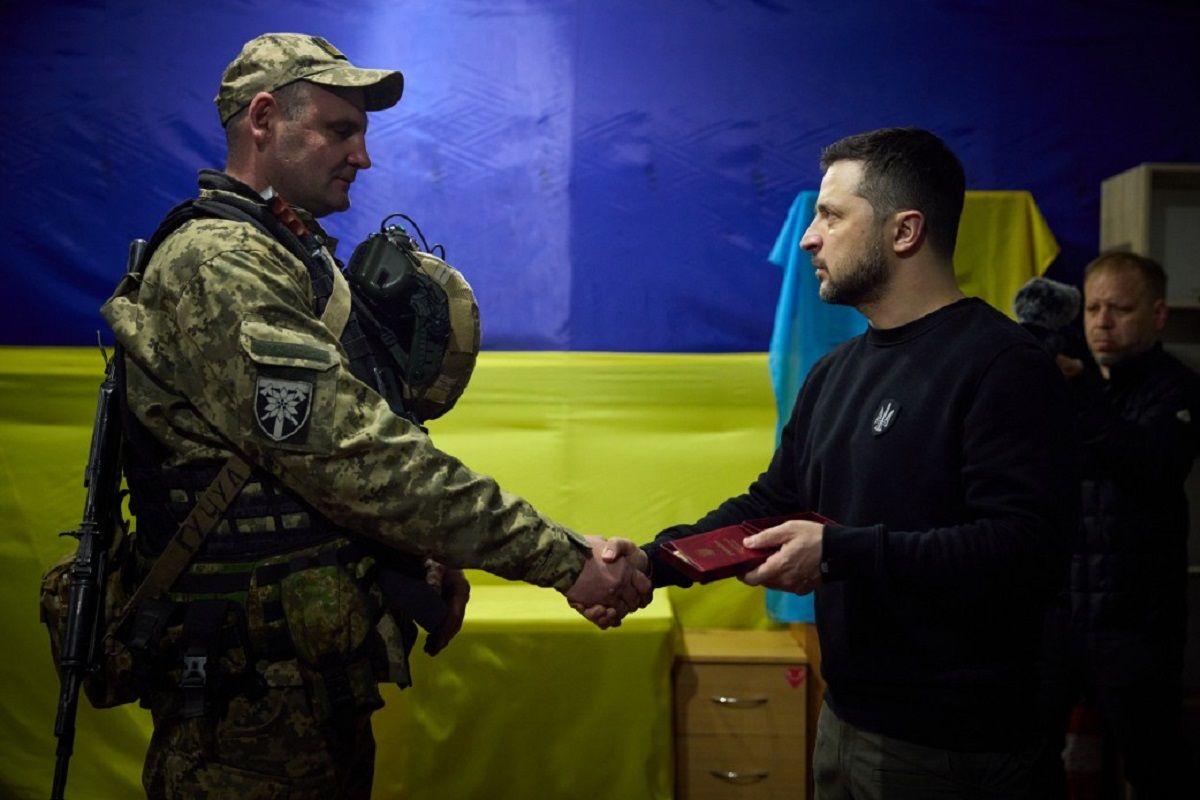 Зеленський відвідав передові позиції українських військ на Запоріжжі