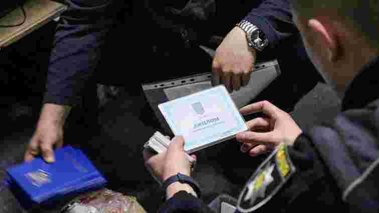 Ужгородська поліція викрила друкарню для виготовлення фальшивих документів 
