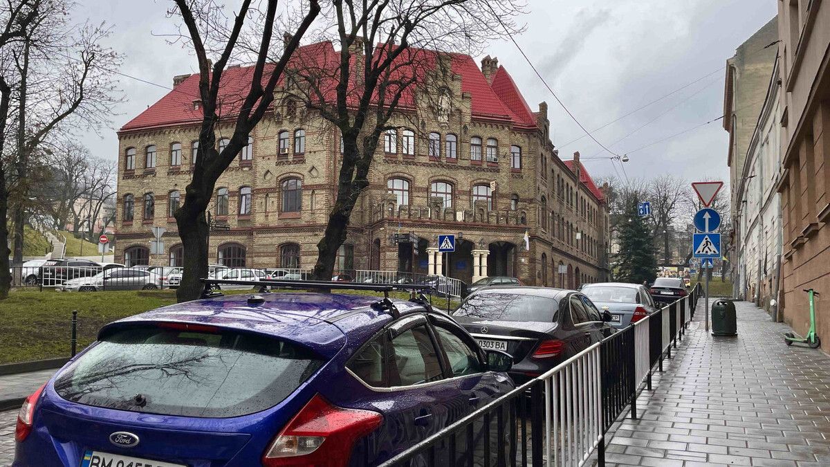У Львові погодили місця для 34 нових парковок на майже 800 машин