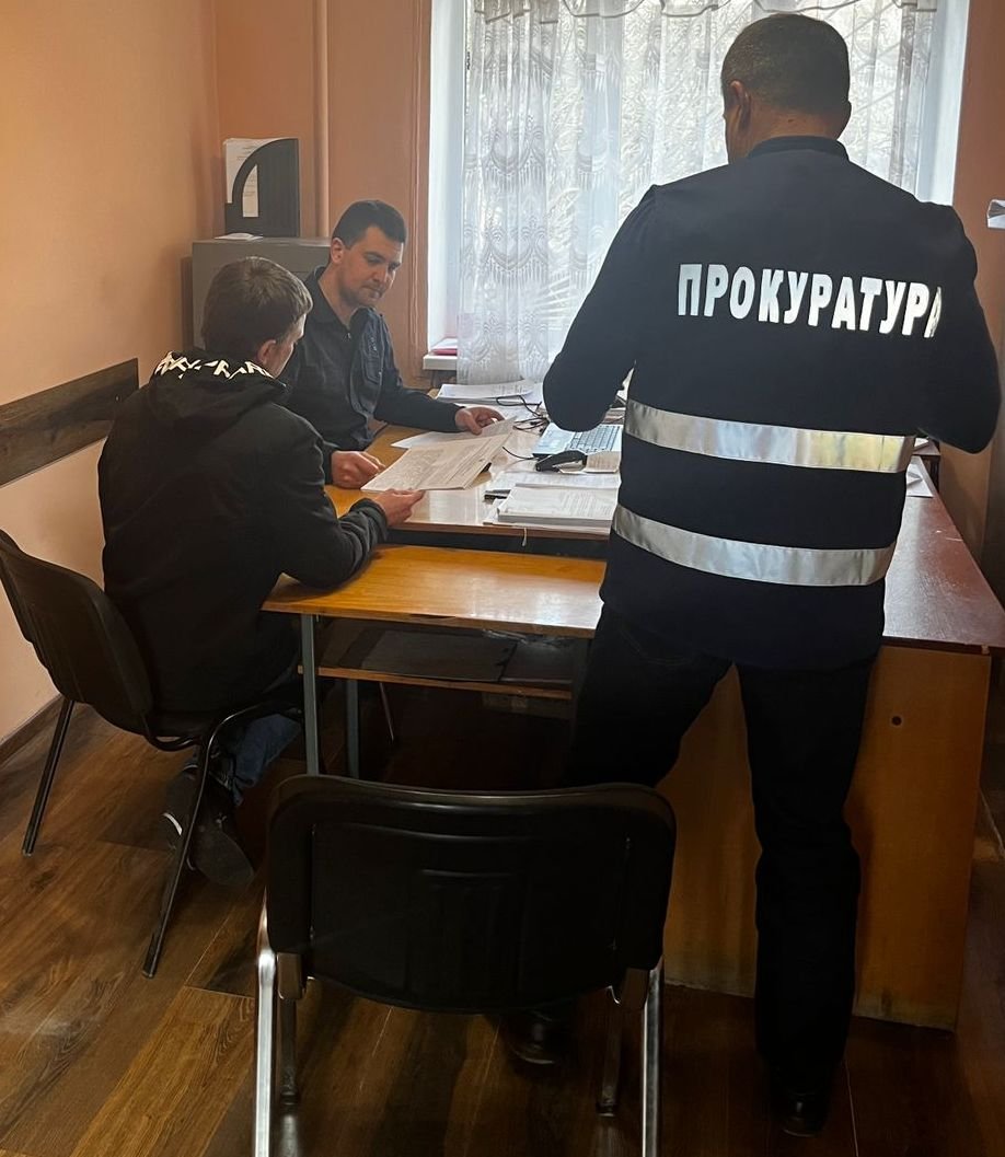 28-річний Михайло Міхняк допоміг 24 ухилянтам виїхати з України (фото поліції)