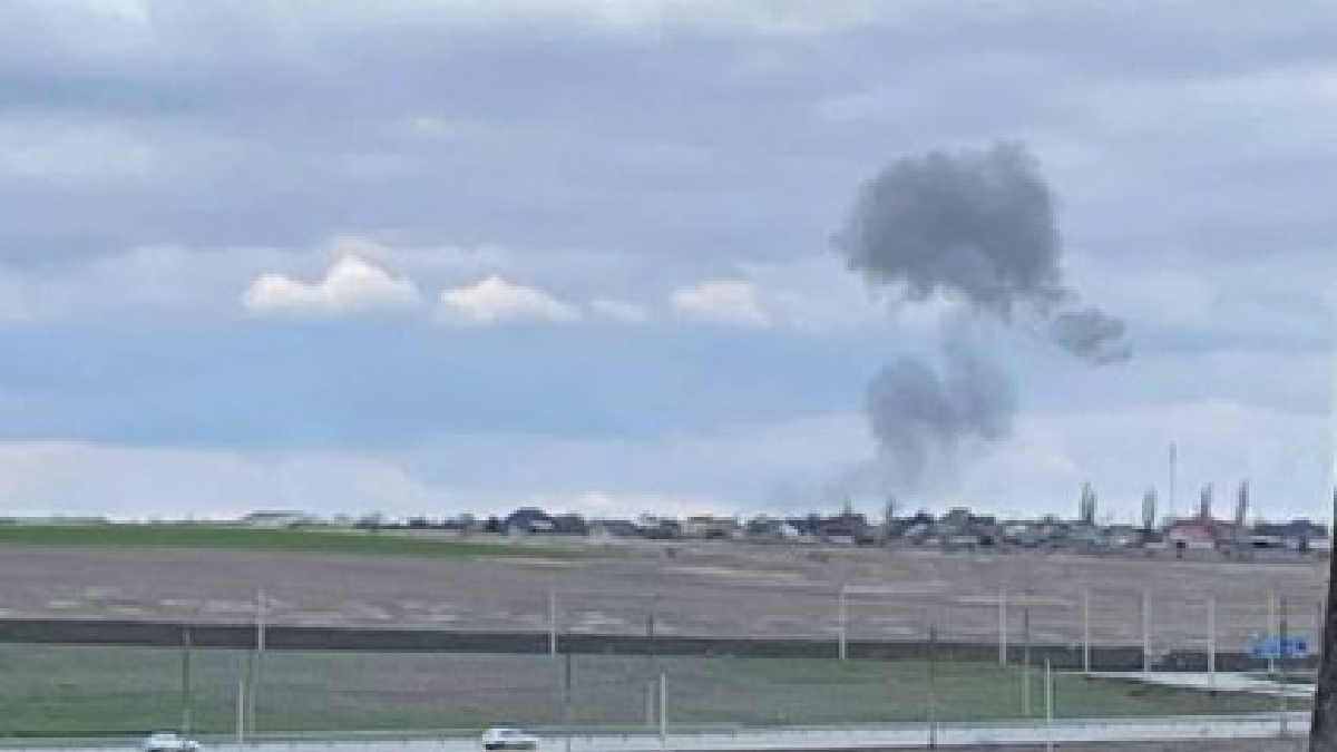 Місцеві мешканці повідомили про вибухи біля Сімферополя