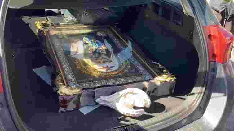 Поліція Києва виявила в авто ікону, яку намагалися вивезти з Лаври