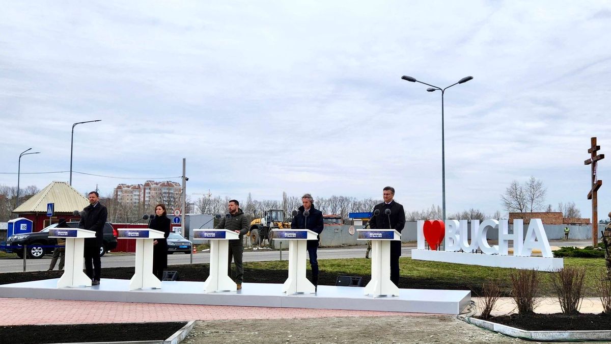 Зеленський та чотири лідери країн Європи відвідали Бучу у річницю її звільнення