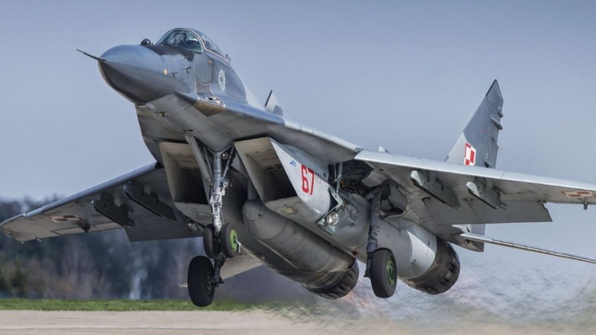 Польща передала Україні перші винищувачі МіГ-29
