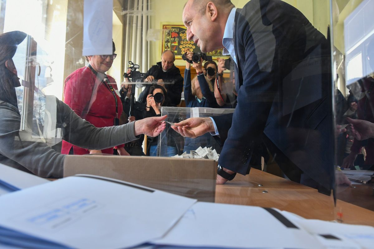На парламентських виборах у Болгарії перемогли два проєвропейські блоки