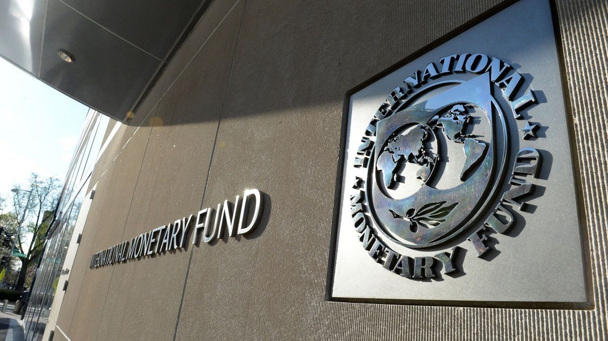 Україна отримала перший транш від МВФ на 2,7 млрд доларів