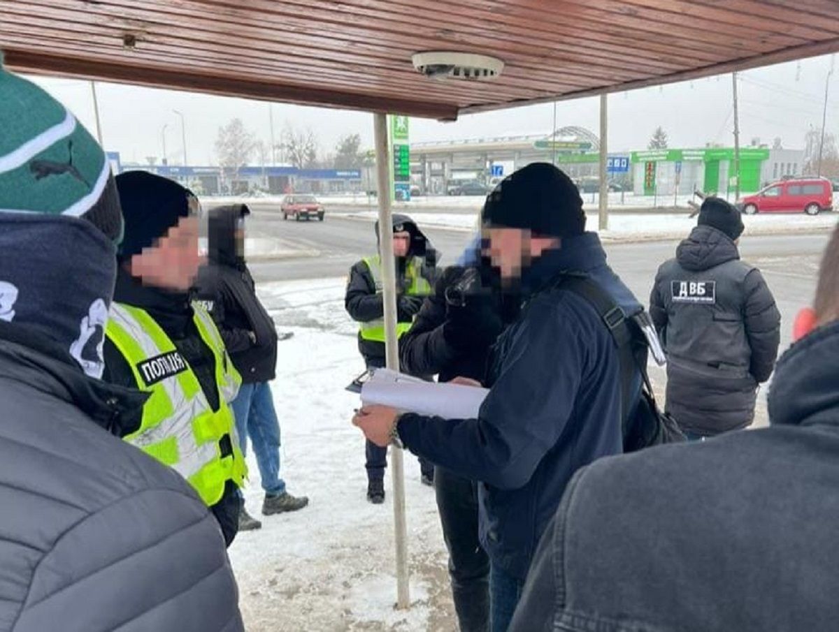 Патрульного з Сарн оштрафували на 34 тис. грн за отримання хабара 