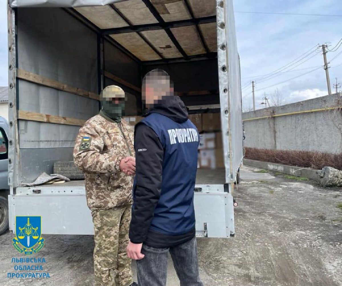 Прокуратура Львівщини передала ЗСУ понад 30 тисяч арештованих електронних сигарет 