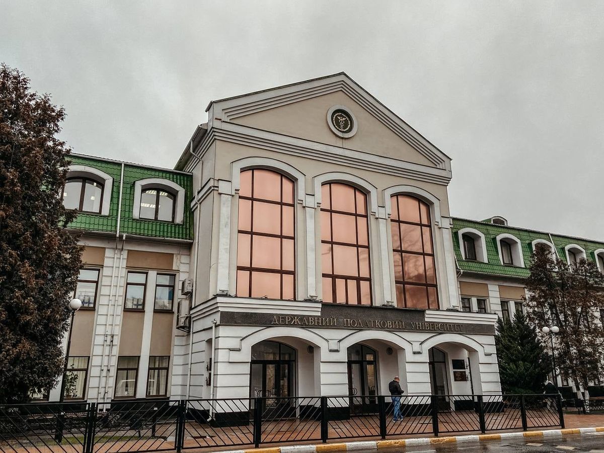 Викладачка податкового університету в Ірпені відмовилась викладати українською 