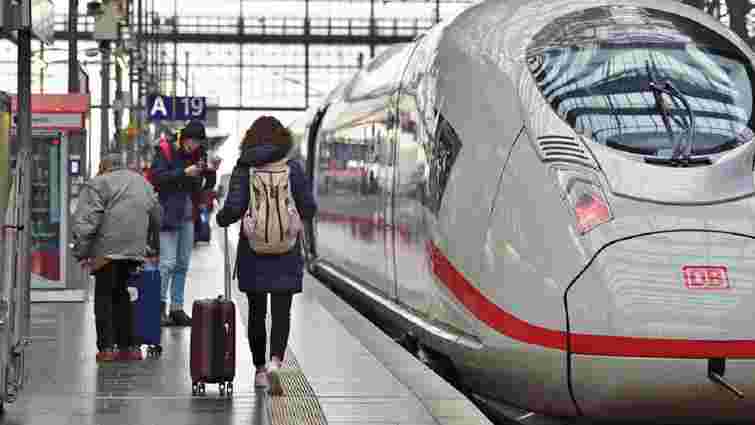 Українцям продовжили безоплатний проїзд потягом з Польщі до Німеччини