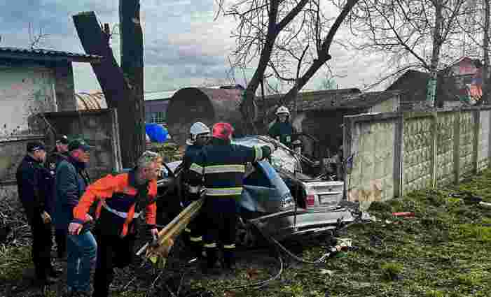 19-річний водій BMW загинув в ДТП на Хмельниччині, двоє потерпілих 