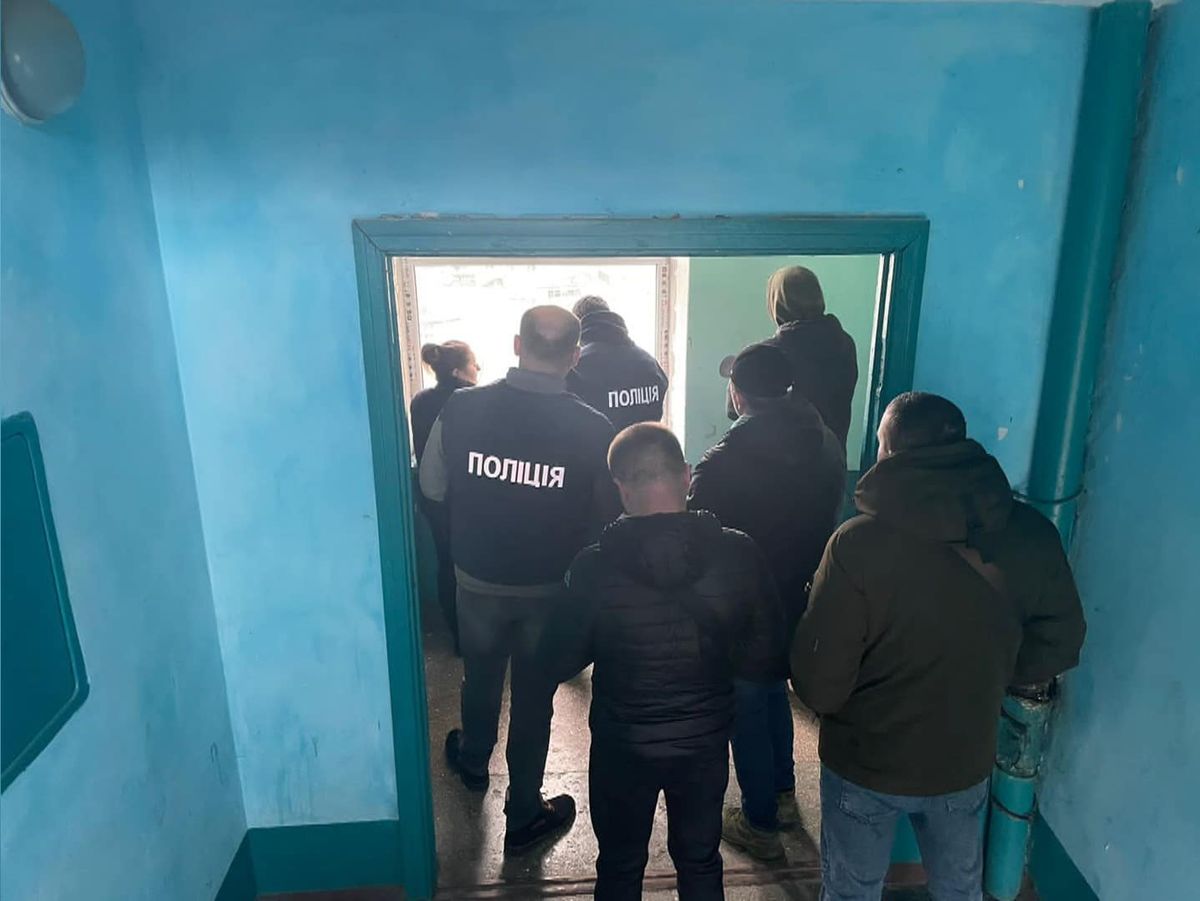 Мешканця Прикарпаття затримали за шахрайство з автомобілями для ЗСУ