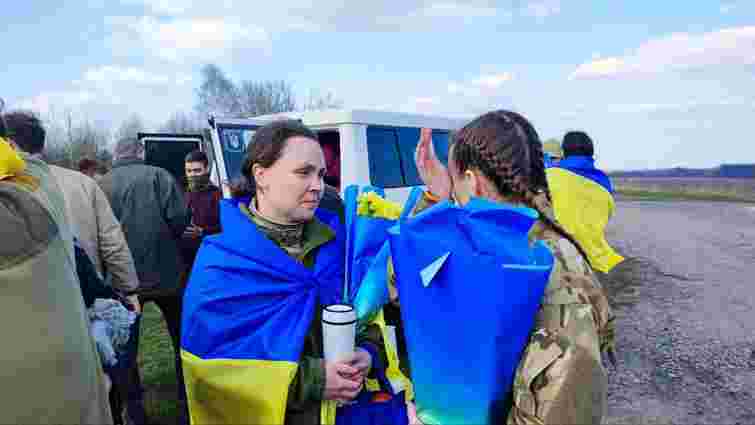 З російського полону повернулися 100 українських військовослужбовців