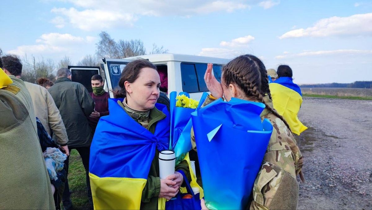 З російського полону повернулися 100 українських військовослужбовців
