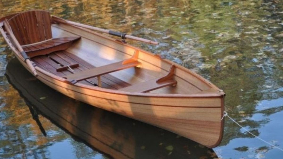 На Херсонщині росіяни кинули гранату в човен з мирними мешканцями