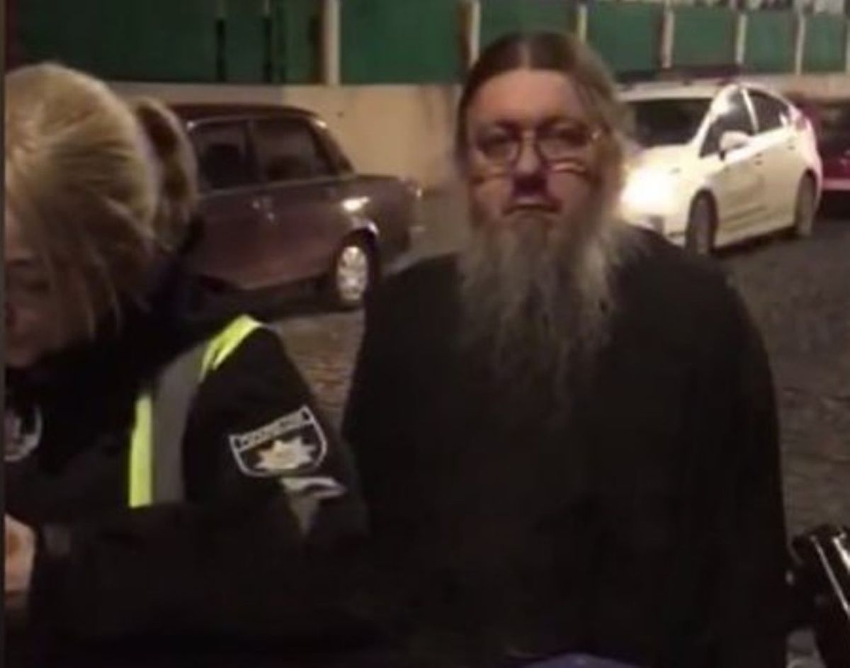У Чернівцях уночі біля собору побили єпископа УПЦ МП Никиту