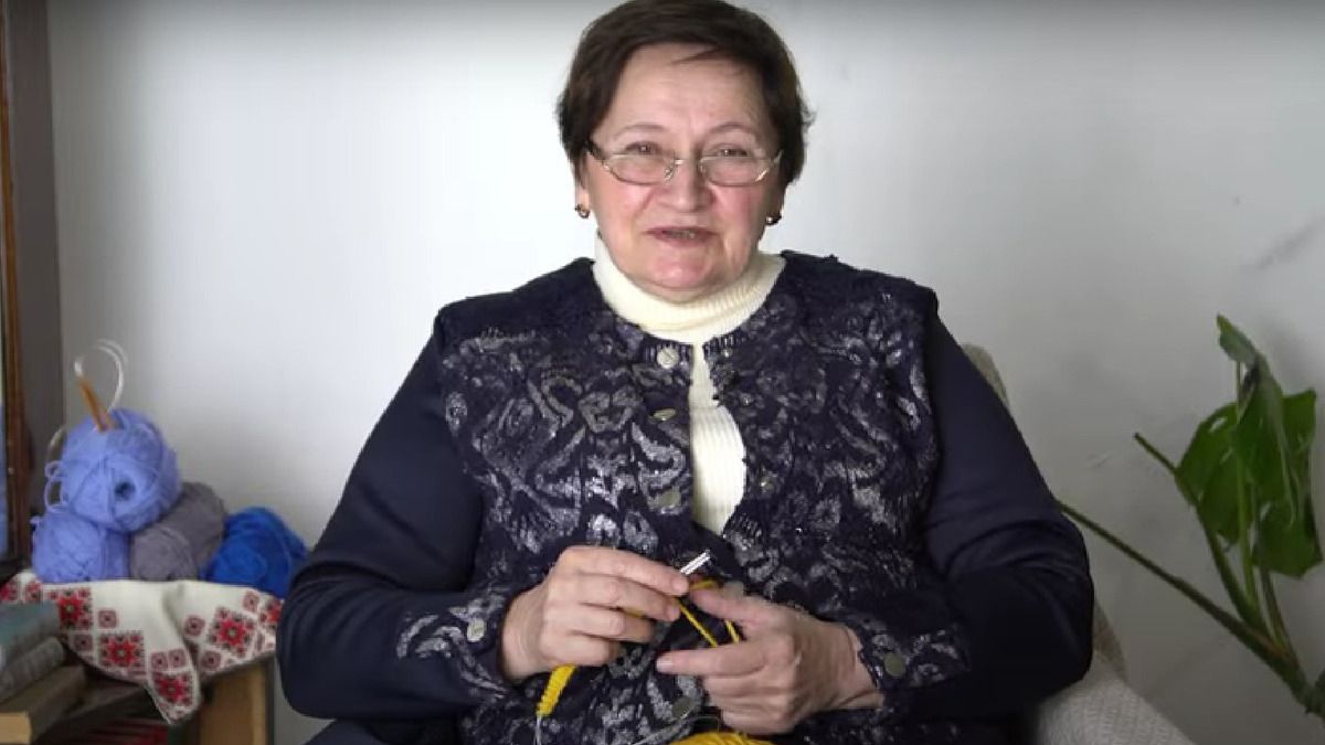 Літні львів'янки запустили YouTube-канал з уроками в'язання