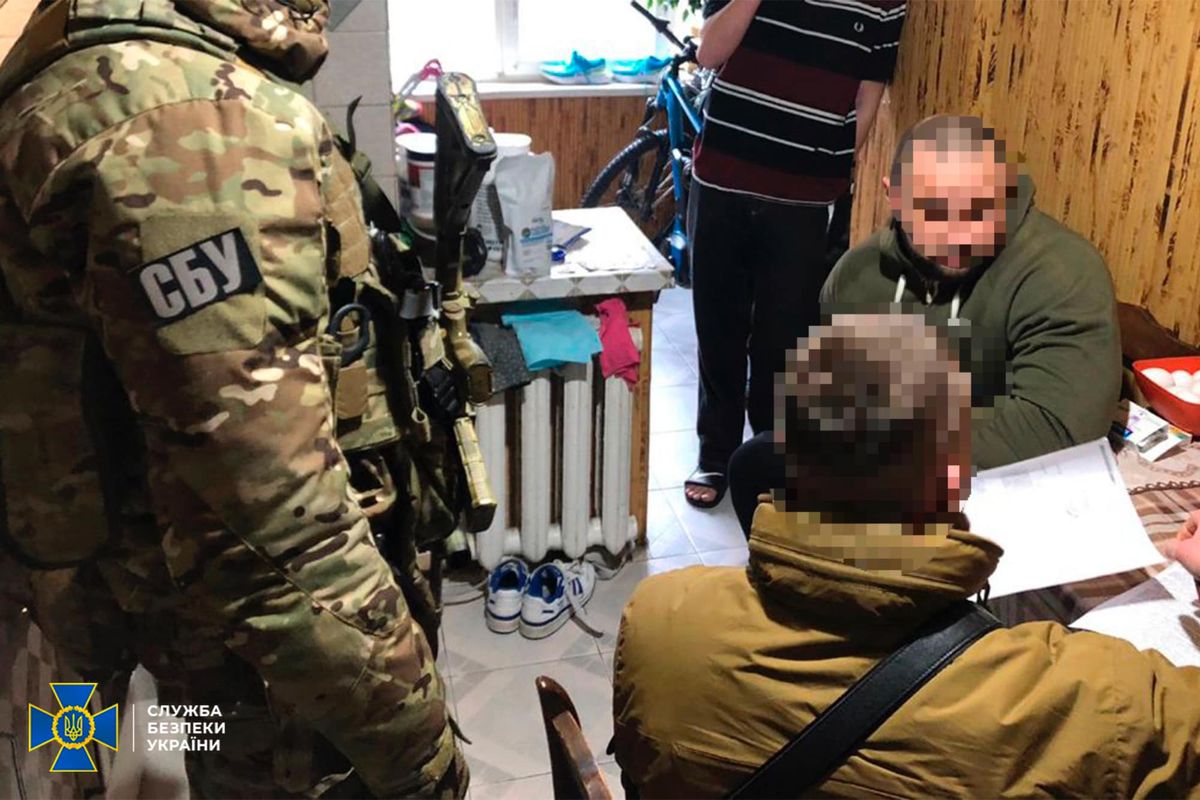 На Рівненщині викрили схему контрабанди сильнодіючих препаратів до країн ЄС