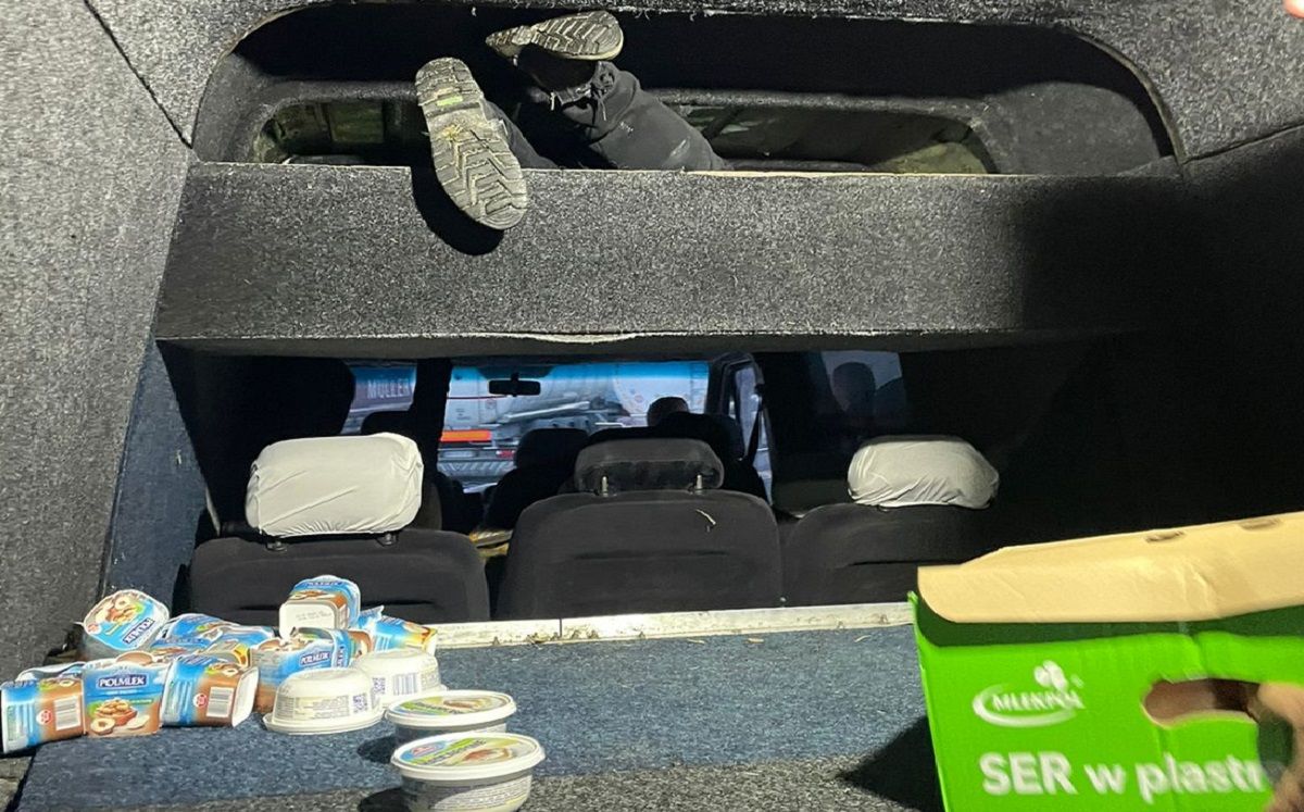 На кордоні у мешканця Львівщини вилучили тонну масла, сиру та сметани 