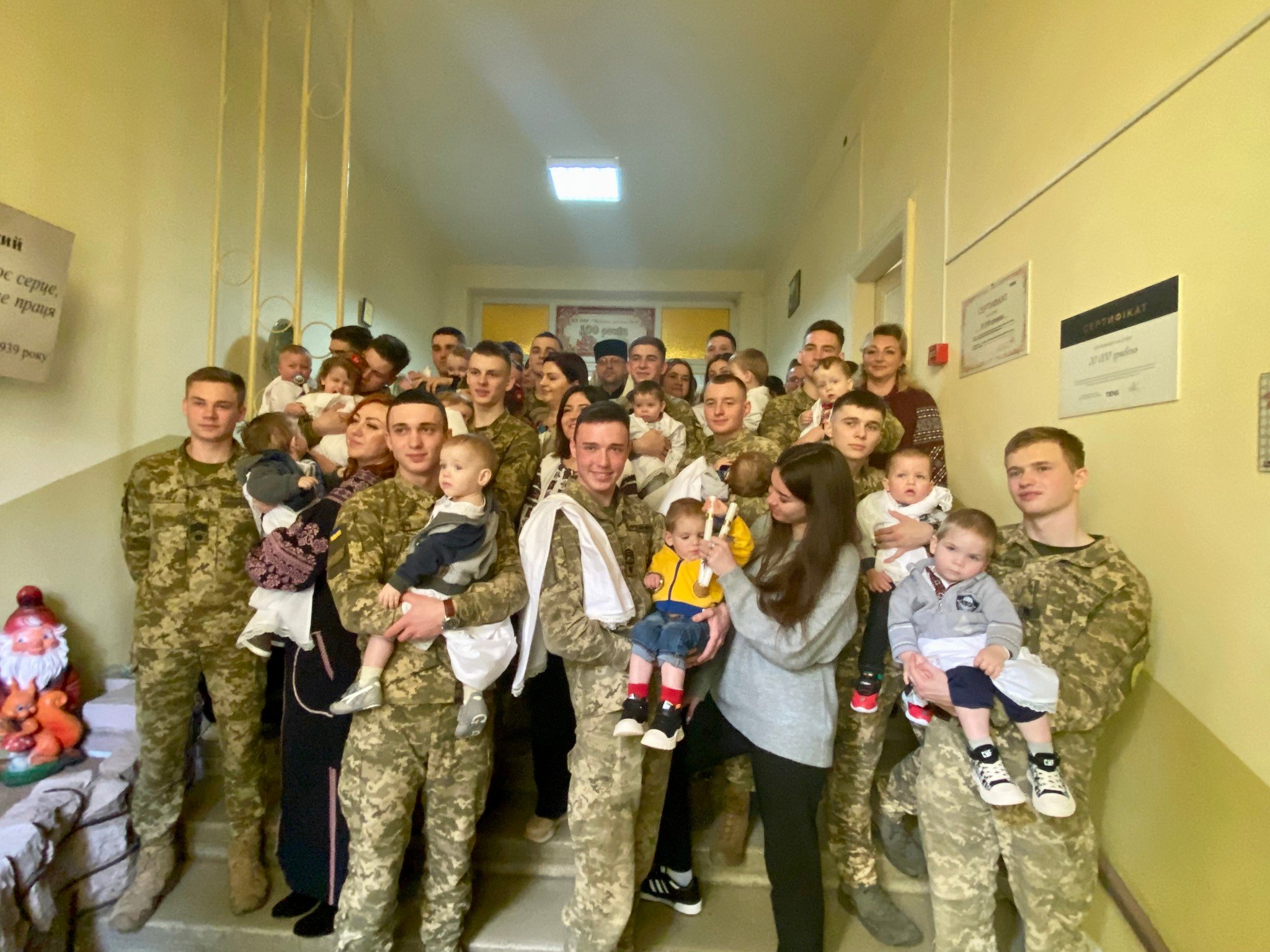 Відтепер сироти з Луганщини мають хрещених батьків (фото Львівської Архієпархії УГКЦ)