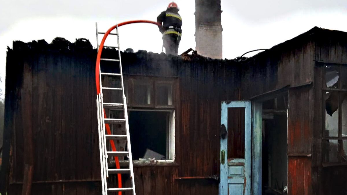На Львівщині під час гасіння пожежі у будинку виявили тіло людини