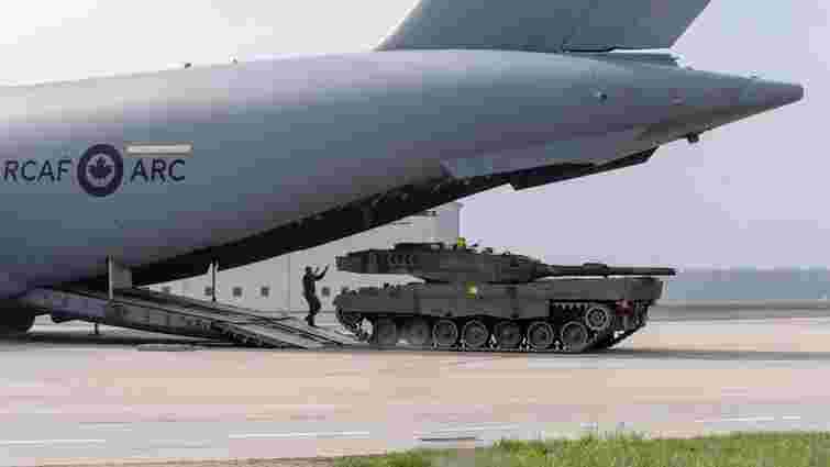 Усі канадські танки Leopard для України доставили до Польщі