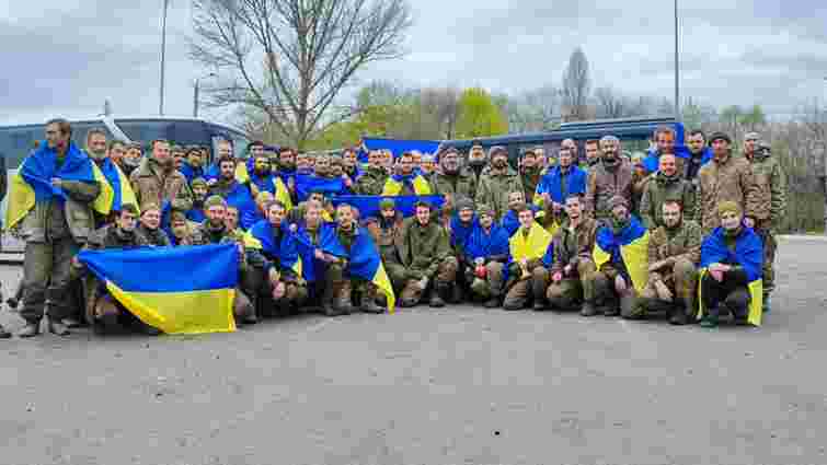 На Великдень до України повернулися 130 військовополонених 