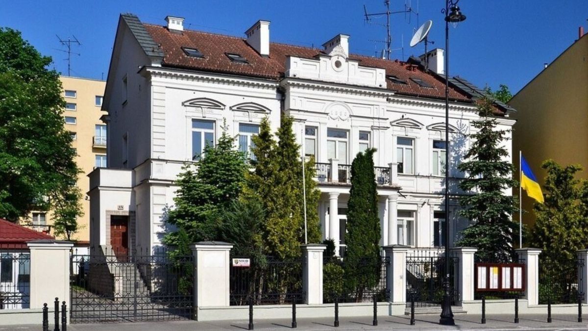 У Польщі помер українець, який підпалив себе під консульством України