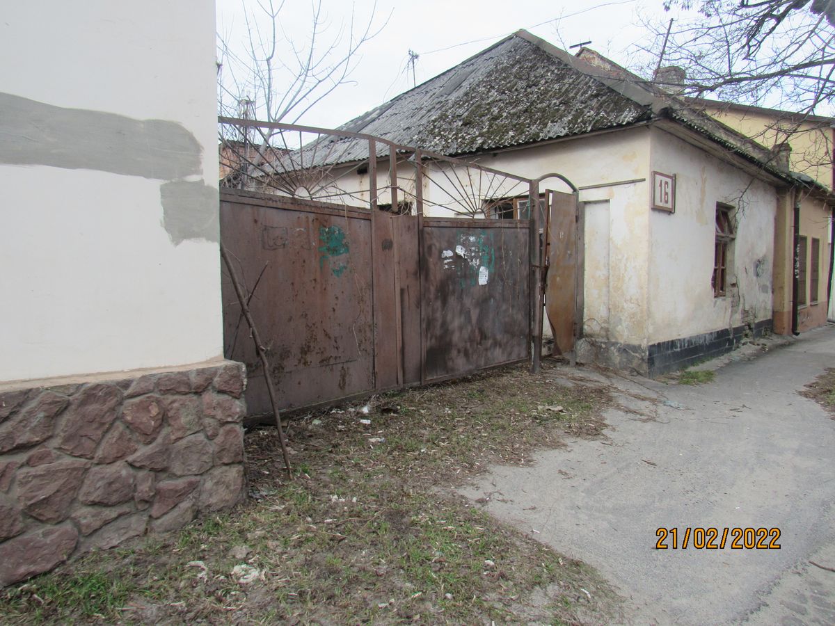 Львівська міськрада продала закинуті будівлі на Підзамчі за 17,6 млн грн