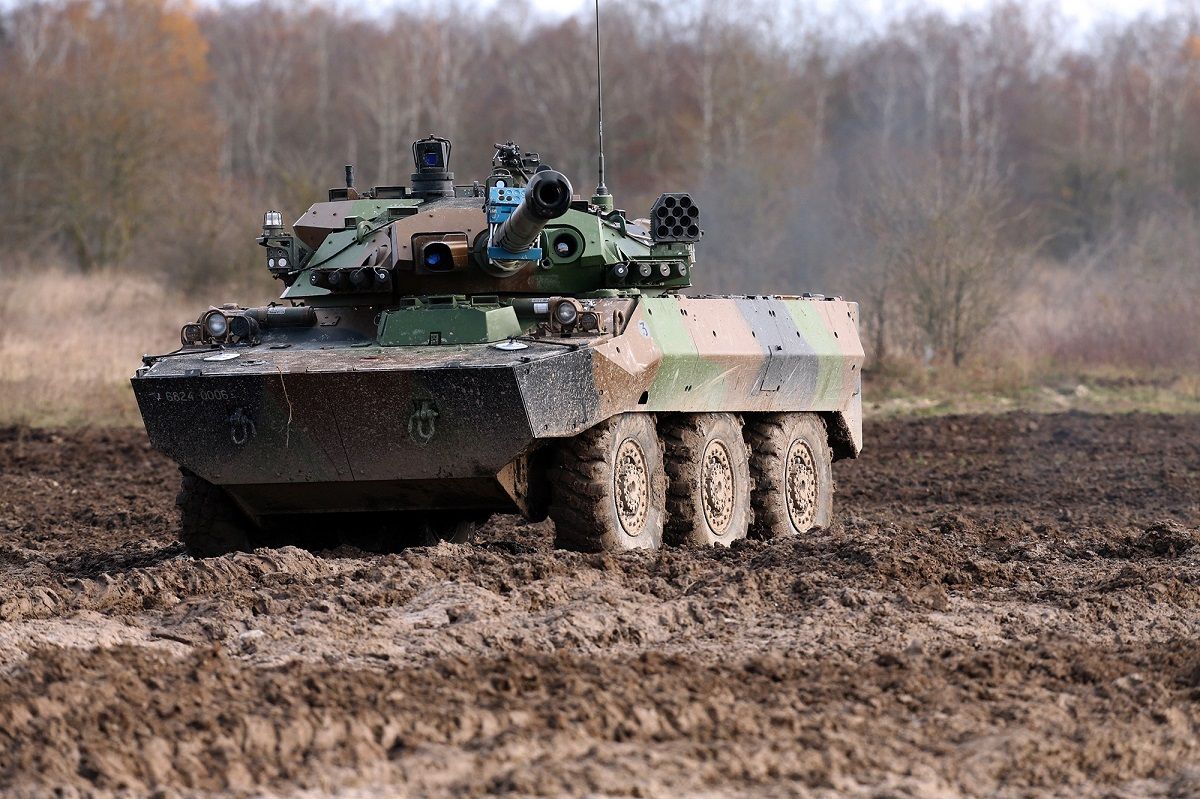 Резніков показав французькі AMX-10, які отримали українські морпіхи