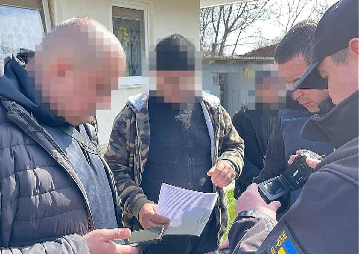 Мешканця Прикарпаття затримали за шантаж жінки інтимними фотографіями 