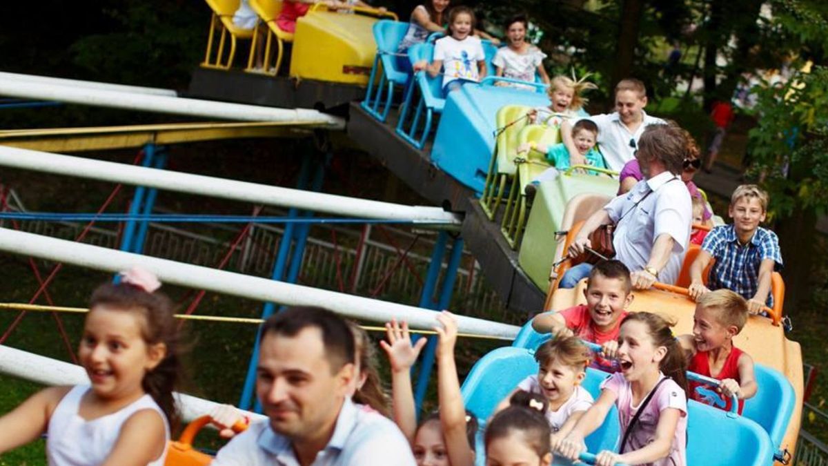 У львівському Парку культури стартував сезон атракціонів