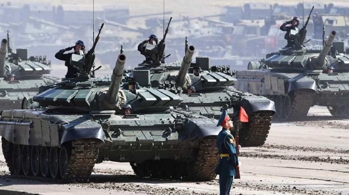 Кремль відчуває труднощі з виробництвом зброї, але має великі запаси старої техніки, – CSIS