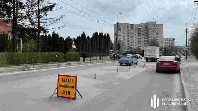 Працівник СБУ на смерть збив 66-річну пішохідку у Тернополі